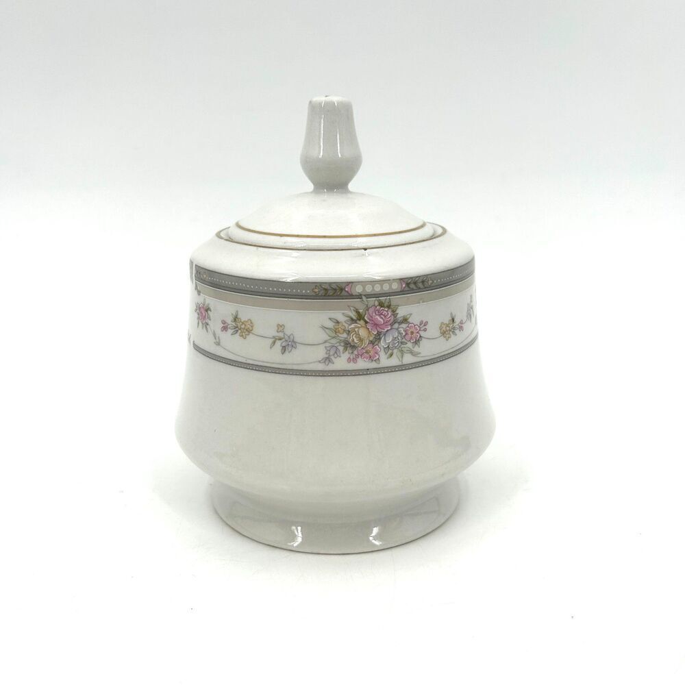 FARBERWARE Vintage 1992 Fine China White Floral Southampton Sugar Bowl 3.5"
